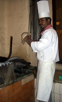 fabrication du pain dans le tandoor